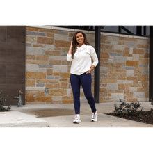 Load image into Gallery viewer, Buttery soft navy fleece leggings for women by Julia Rose.
High-waisted fleece leggings with side pockets in navy.
