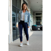 Load image into Gallery viewer, Julia Rose The Nyla navy full-length leggings with pockets, Women wearing navy pocket leggings