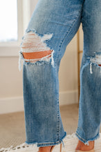 Load image into Gallery viewer, Rose High Rise 90's Straight Jeans in Light Wash