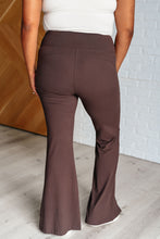 Load image into Gallery viewer, Stamina Stride Flare Leggings in Espresso