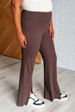 Load image into Gallery viewer, Stamina Stride Flare Leggings in Espresso