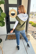 Load image into Gallery viewer, PREORDER: Cheyenne Hooded Puffer Vest in Two Colors