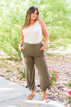 Load image into Gallery viewer, First Class Pants In Olive