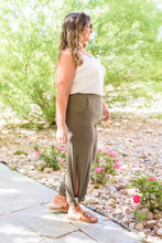 Load image into Gallery viewer, First Class Pants In Olive