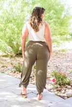 Load image into Gallery viewer, First Class Pants In Olive