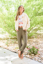 Load image into Gallery viewer, First Class Pants In Olive