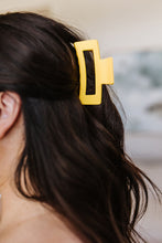 Load image into Gallery viewer, Claw Clip Set of 4 in Lemon