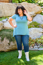 Load image into Gallery viewer, Fresh Feels Top In Teal