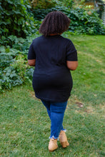 Load image into Gallery viewer, Grateful Heart Graphic T-Shirt In Black