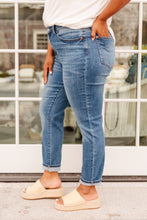Load image into Gallery viewer, High Waist Slim Fit Jeans