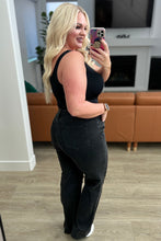 Load image into Gallery viewer, Susannah High Rise Rigid Magic 90's Distressed Straight Jeans in Black