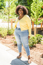 Load image into Gallery viewer, Kandis Mid-Rise Bleach Splash Jeans