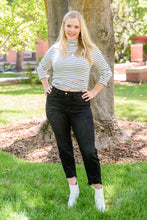 Load image into Gallery viewer, Kelbie Destroyed Hem Crop Jeans