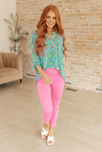 Load image into Gallery viewer, Lizzy Top in Emerald Floral