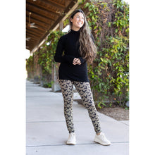 Load image into Gallery viewer, Ready to Ship | The Bianca - Leopard Bats Leggings
