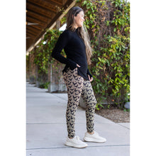 Load image into Gallery viewer, Ready to Ship | The Bianca - Leopard Bats Leggings

