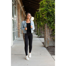 Load image into Gallery viewer, Stylish leopard print panel leggings for everyday wear
