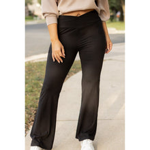Load image into Gallery viewer, Julia Rose The Liz crossover bootcut leggings with pockets in black, high-waisted women’s bootcut leggings
