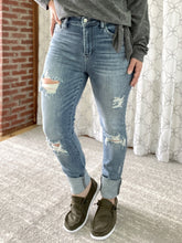 Load image into Gallery viewer, A Sunday Afternoon Judy Blue Skinny Jeans
