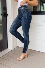 Load image into Gallery viewer, Lydia Mid Rise Vintage Raw Hem Skinny Jeans
