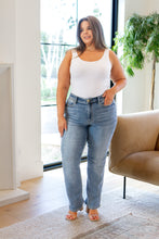 Load image into Gallery viewer, Quinn Mid Rise Cell Phone Pocket Dad Jeans
