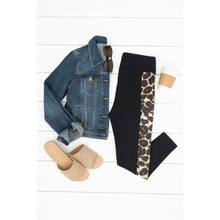Load image into Gallery viewer, Stylish leopard print panel leggings for everyday wear
