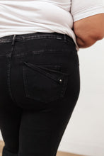 Load image into Gallery viewer, High Waist Mom Fit Jeans In Black
