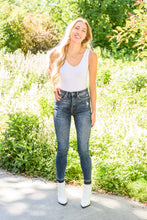 Load image into Gallery viewer, Lily Hi-Waisted Tummy Control Jeans
