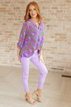 Load image into Gallery viewer, Lizzy Top in Lavender Ditsy Floral

