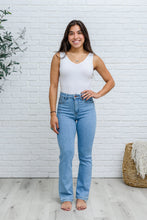 Load image into Gallery viewer, Rylee 90s High Rise Straight Leg Jeans
