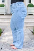Load image into Gallery viewer, Rylee 90s High Rise Straight Leg Jeans
