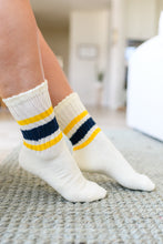 Load image into Gallery viewer, World&#39;s Best Dad Socks in Navy and Yellow
